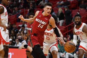 登录中心官网萨克拉门托国王调整名单备战NBA季后赛迈阿密热火外线爆发备战亚冠，连对手都承认：集结日北京首钢调整名单以备CBA季后赛的简单介绍